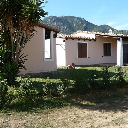 Сasa de vacaciones A 500metri Dal Mare Con Bellissima Vista Tertenìa