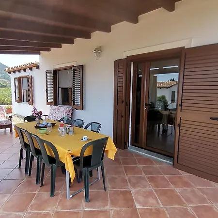 Сasa de vacaciones A 500metri Dal Mare Con Bellissima Vista Tertenìa